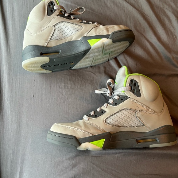 Green bean Jordan’s size 9 - Picture 2 of 8